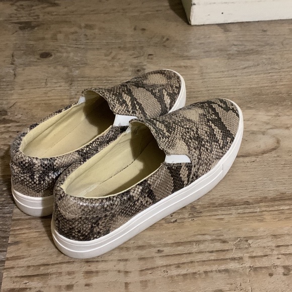 Faux snakeskin slip-ons - Picture 3 of 3